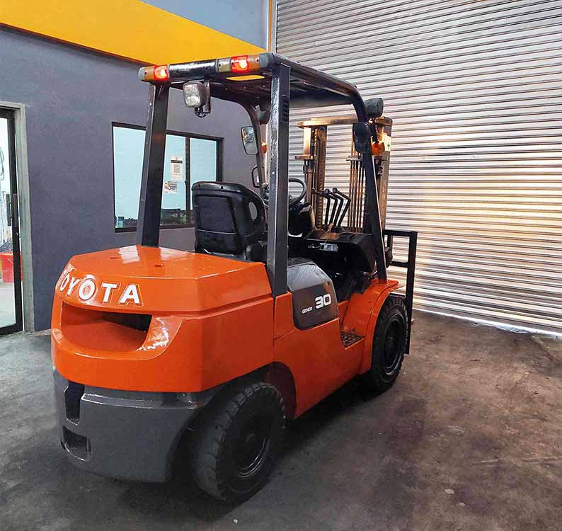 second hand toyota forklift for sale in johor